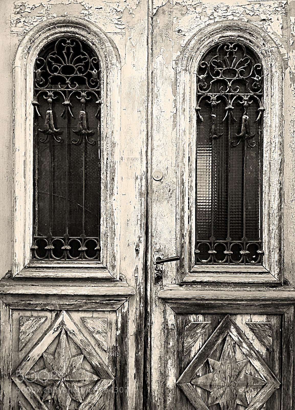 Samsung Galaxy J5 sample photo. Old door photography