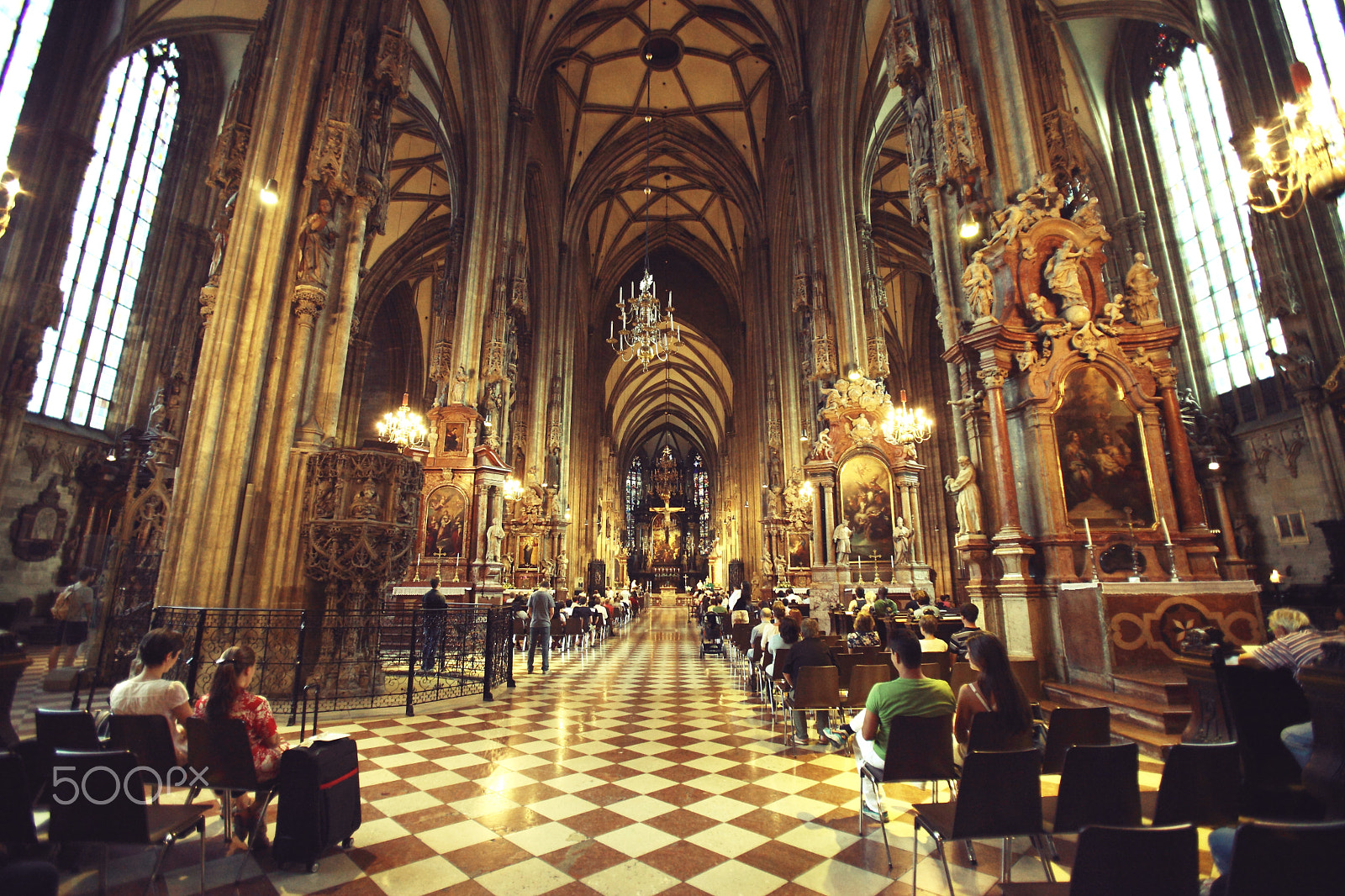 Canon EOS 5D Mark II + Canon EF 16-35mm F2.8L USM sample photo. Mass at vienna's stephane cathedral photography