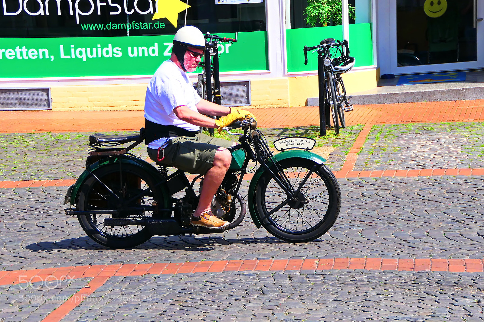 Panasonic Lumix DMC-FZ2500 (Lumix DMC-FZ2000) sample photo. Easy rider 1928 photography
