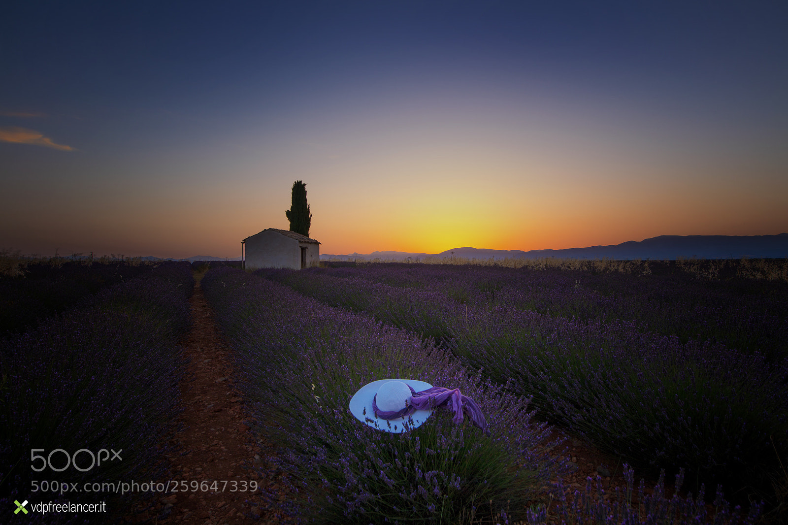Canon EOS 5DS sample photo. Sunrise in provence photography