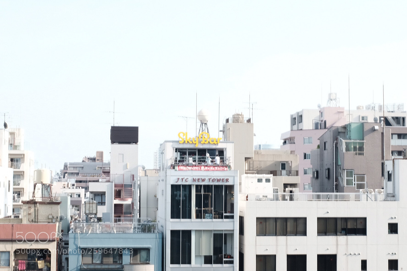 Fujifilm X100F sample photo. Sky bar photography