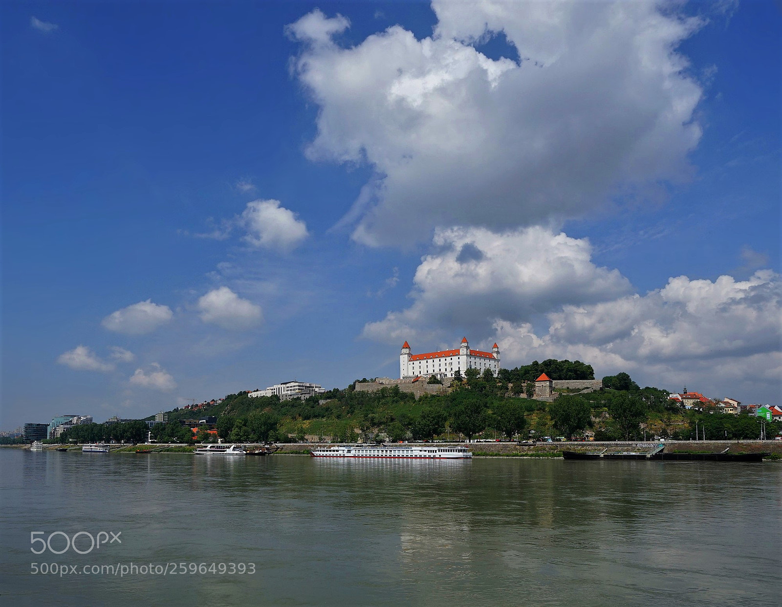 Sony a7 sample photo. Castle bratislava photography