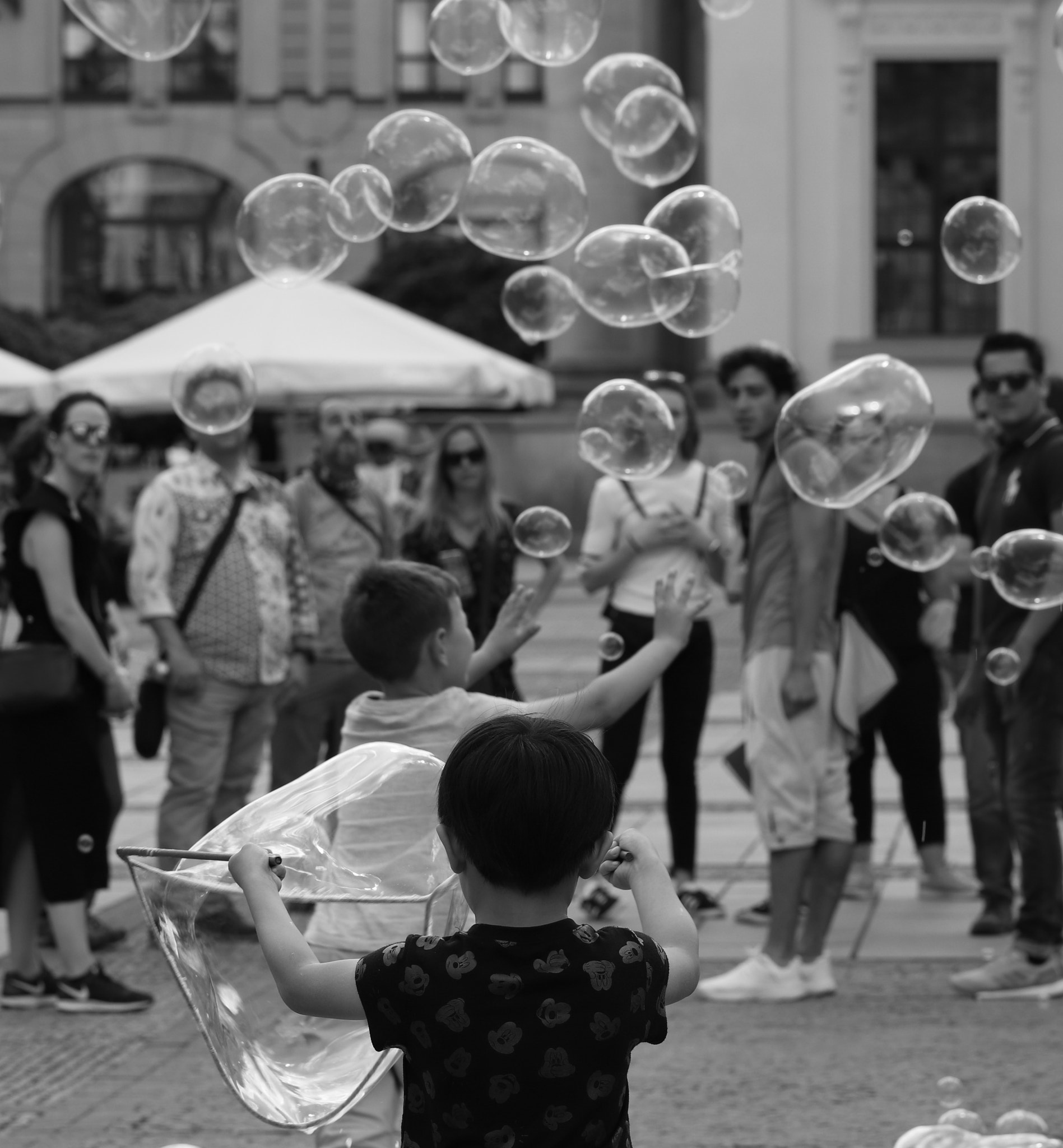 Canon EF 100mm F2.8L Macro IS USM sample photo. Playful bubbles photography