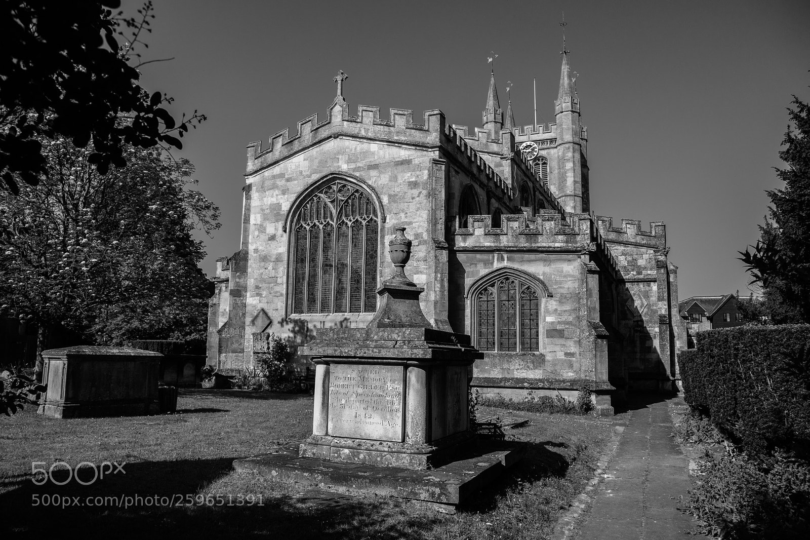 Canon EOS 6D Mark II sample photo. St nicolas church, newbury photography