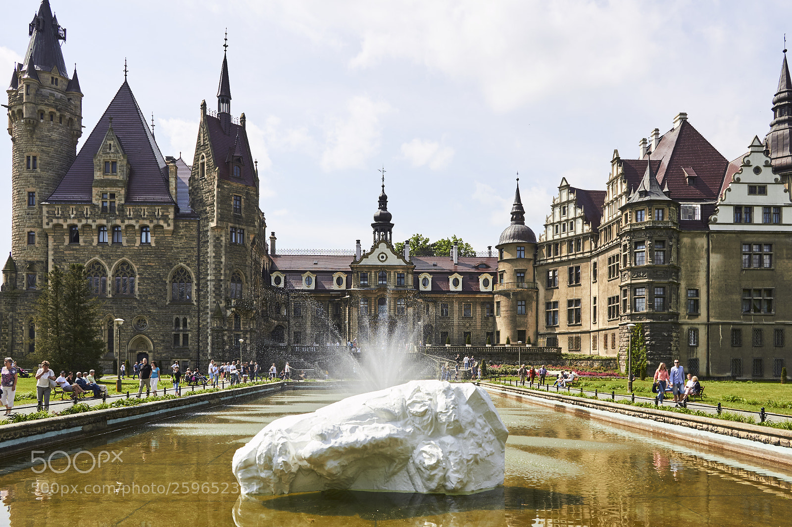 Canon EOS 100D (EOS Rebel SL1 / EOS Kiss X7) sample photo. Moszna castle photography