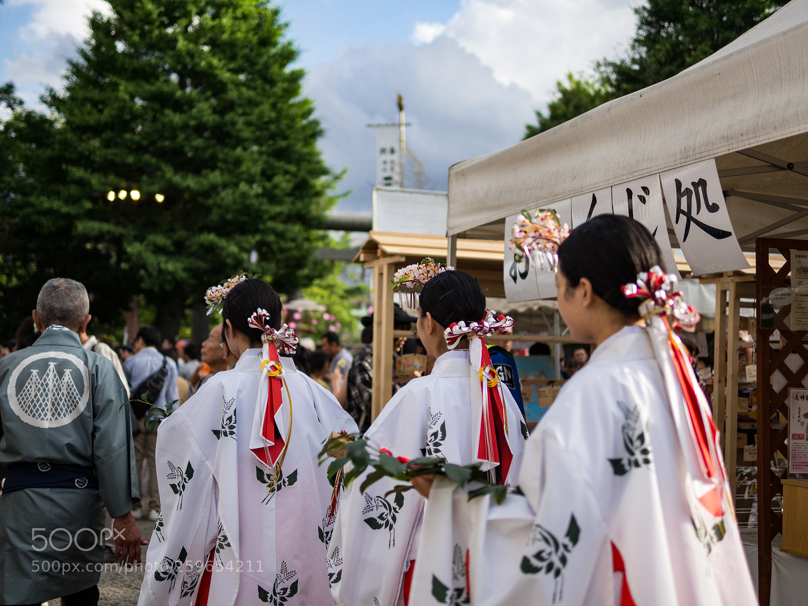 Olympus OM-D E-M10 II sample photo. Sanja matsuri in tokyo photography