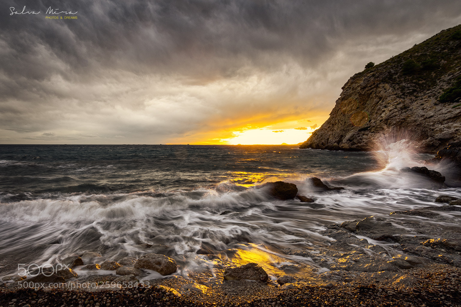 Sony a7 II sample photo. Capvespre en la cala photography