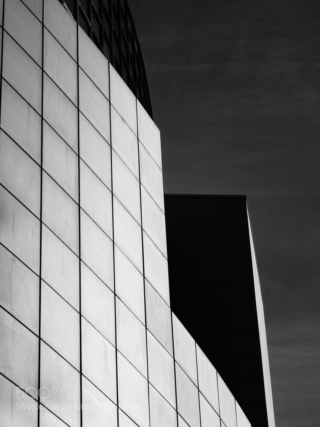 Sony DSC-HX60V sample photo. Light+shadow+light=building photography