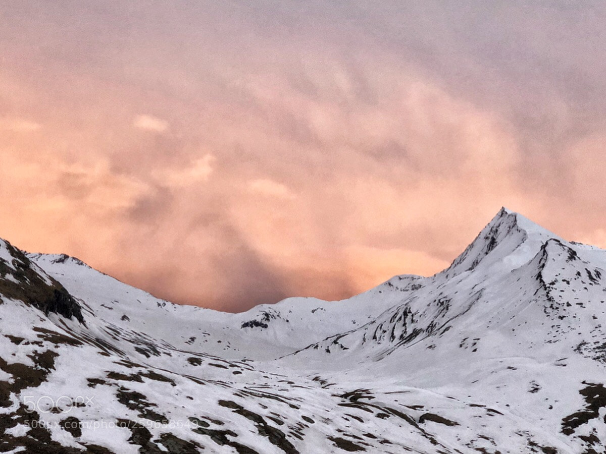 Apple iPhone X sample photo. The alps this morning photography