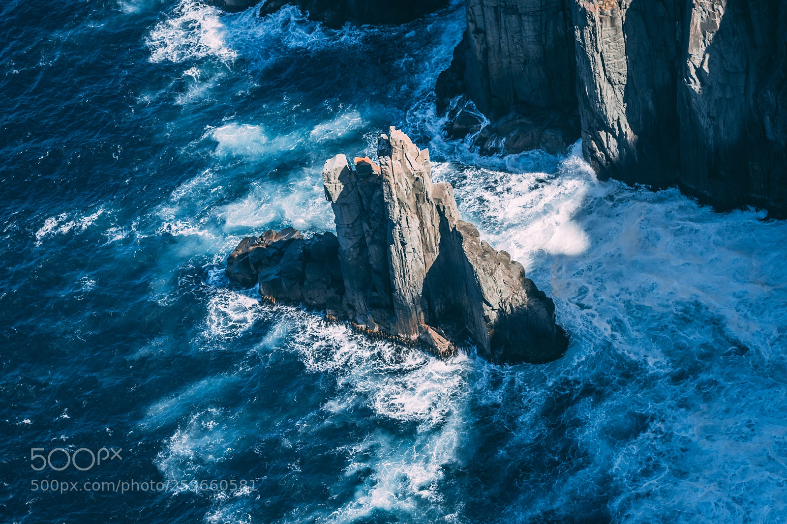 Nikon D7200 sample photo. Waves crashing over rocks photography