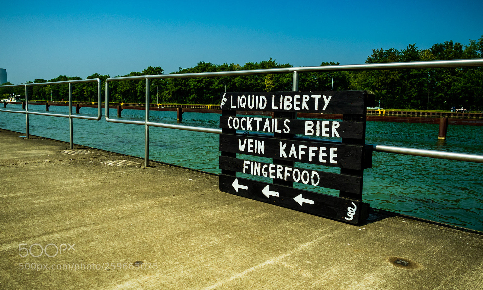 Olympus OM-D E-M1 sample photo. Liquid liberty photography