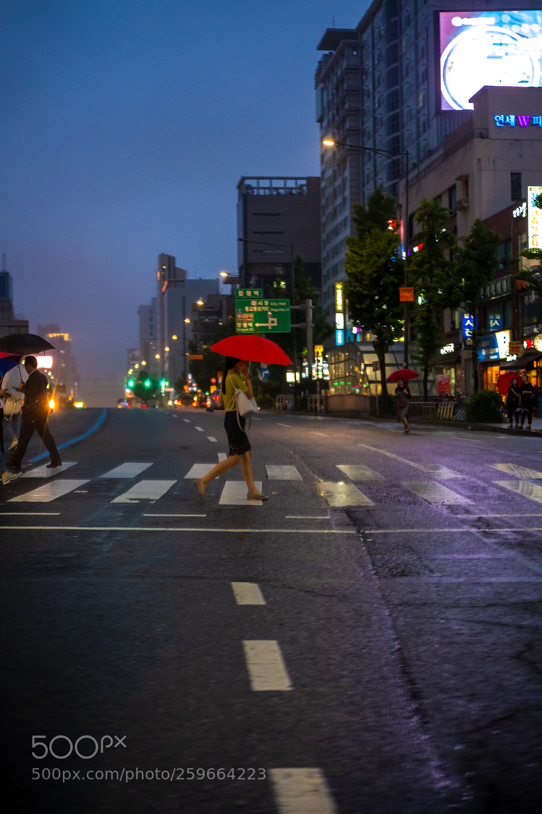 Fujifilm X-T20 sample photo. Red umbrella photography