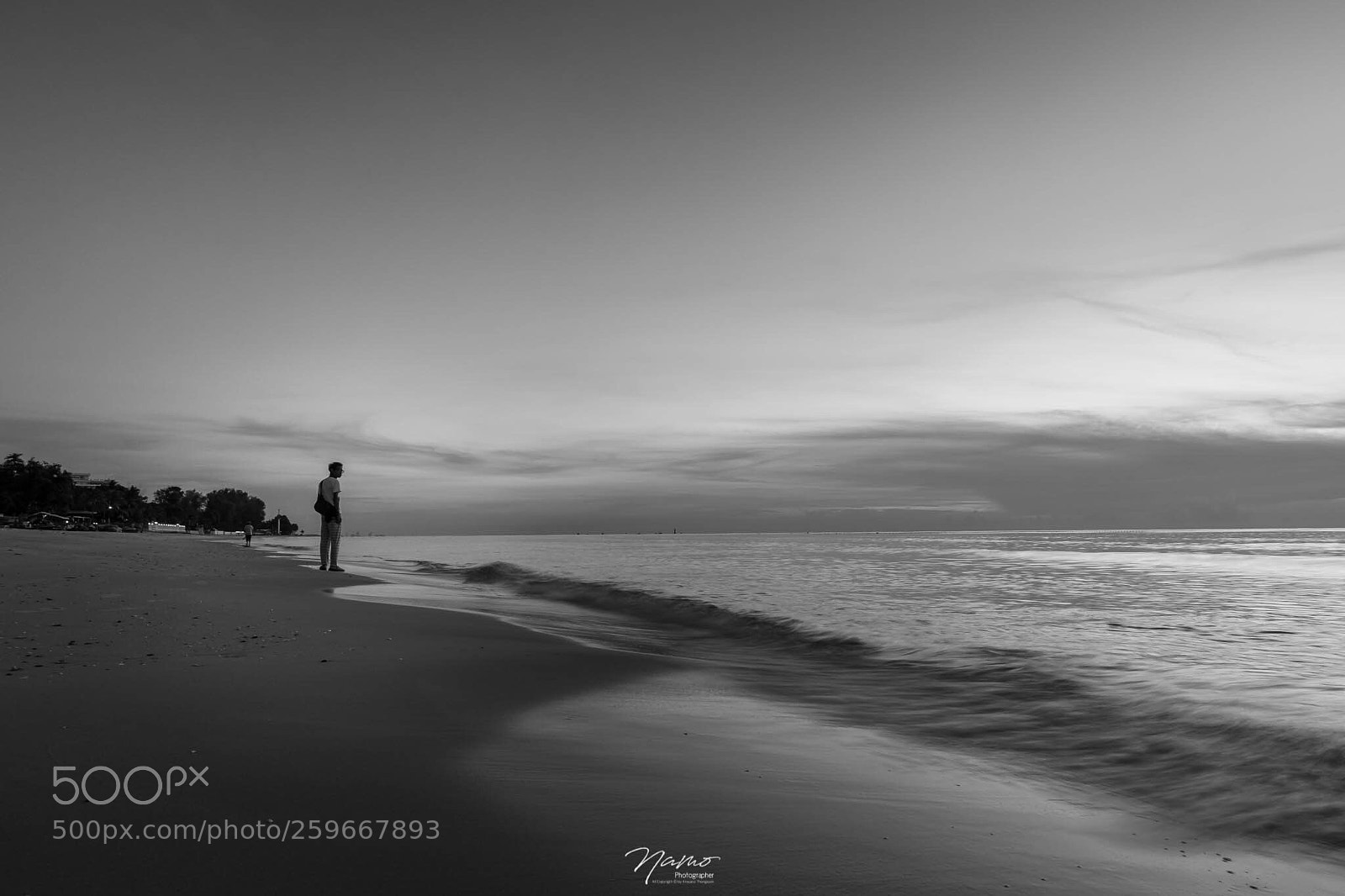 Fujifilm X-T10 sample photo. Alone on the beach photography