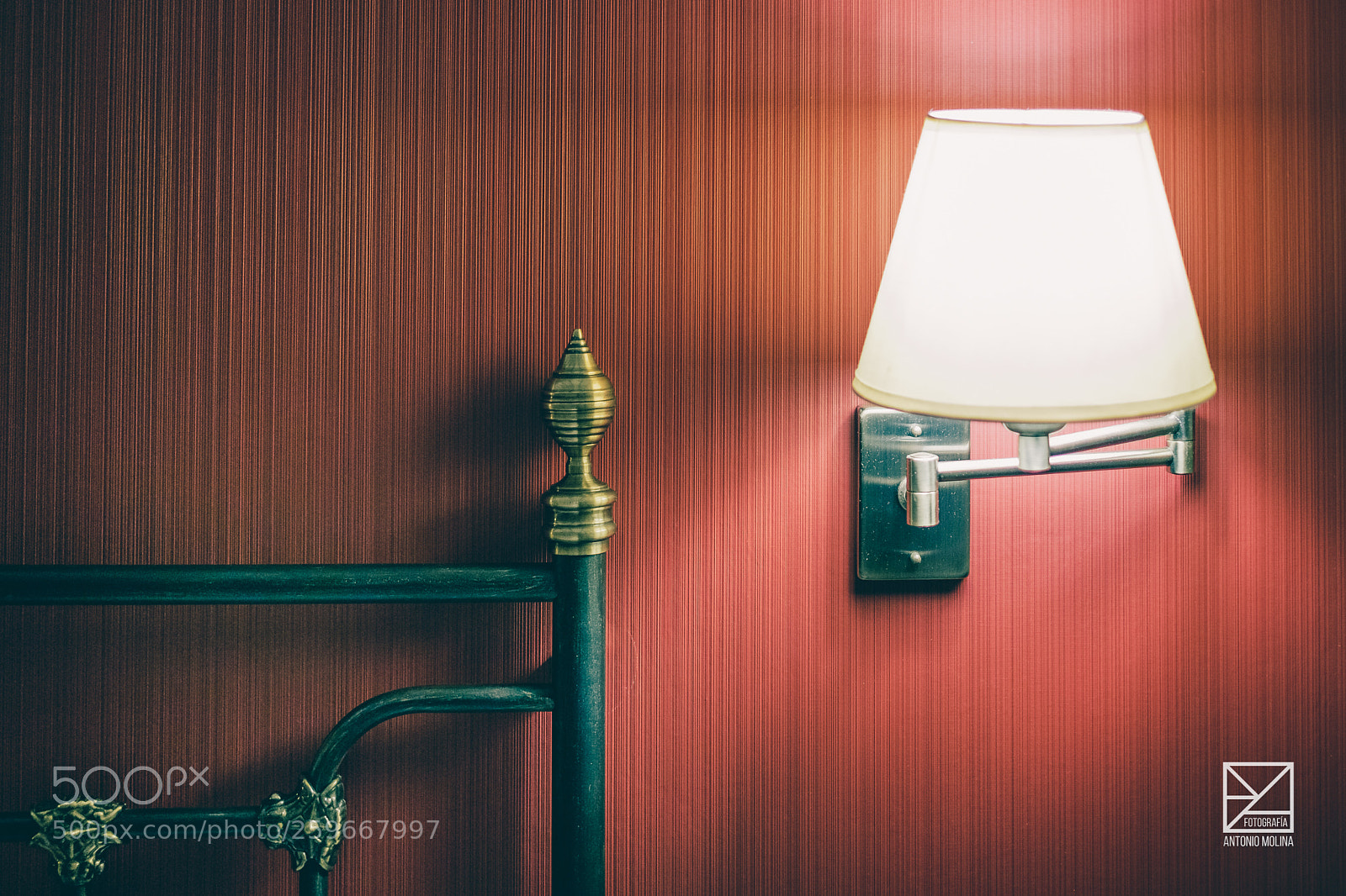 Fujifilm X-T20 sample photo. Noche de hotel photography
