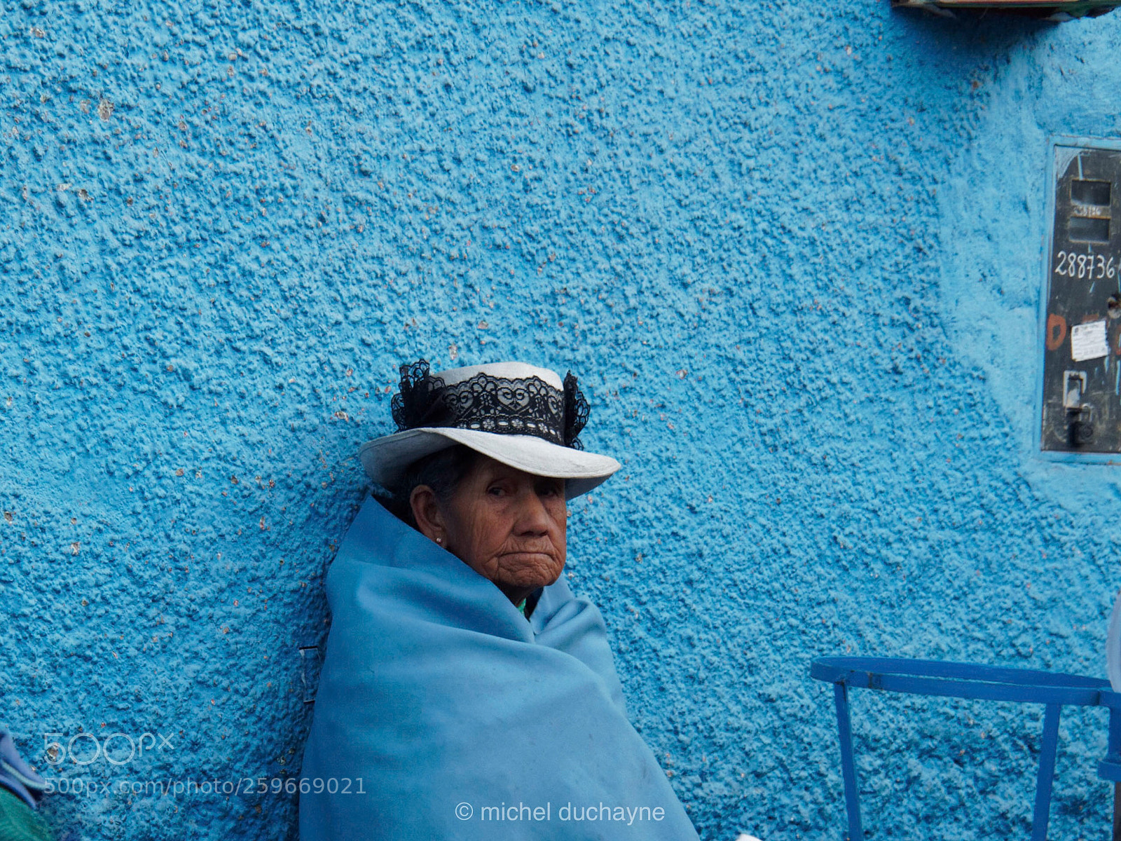 Olympus OM-D E-M10 II sample photo. All blue photography