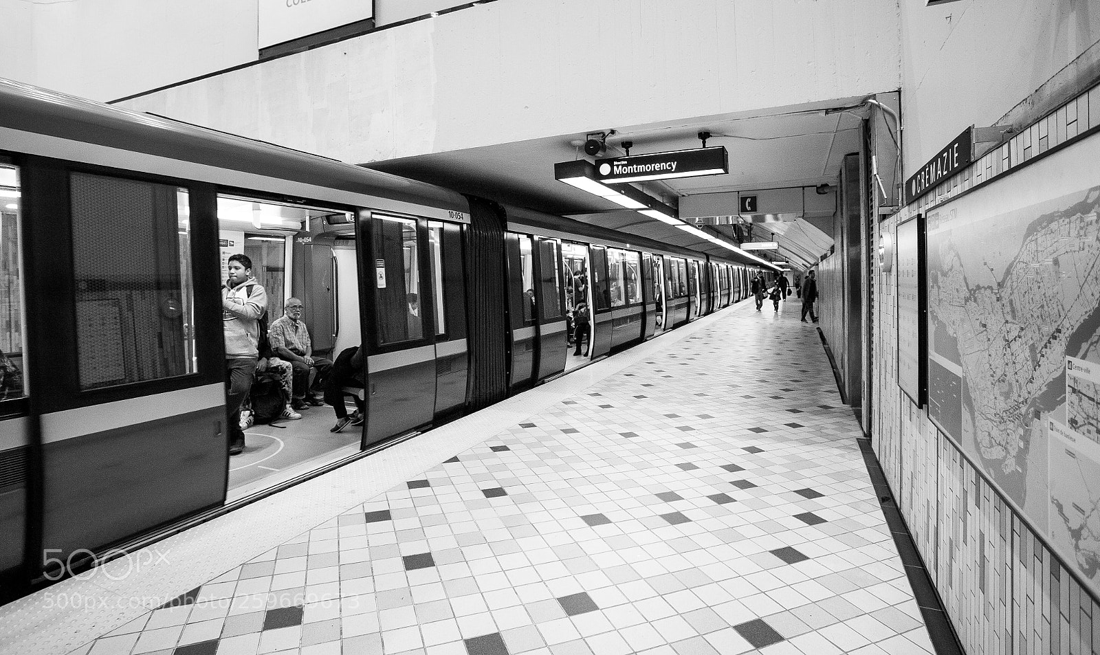 Canon EOS 5D sample photo. Montreal metro photography