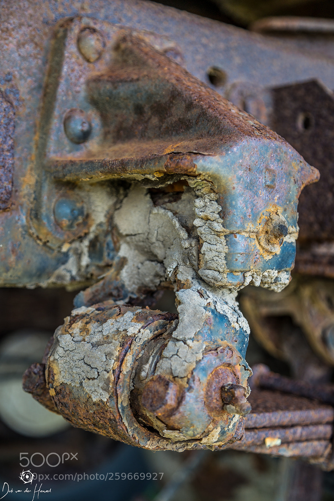 Canon EOS 6D sample photo. Rusty suspension photography