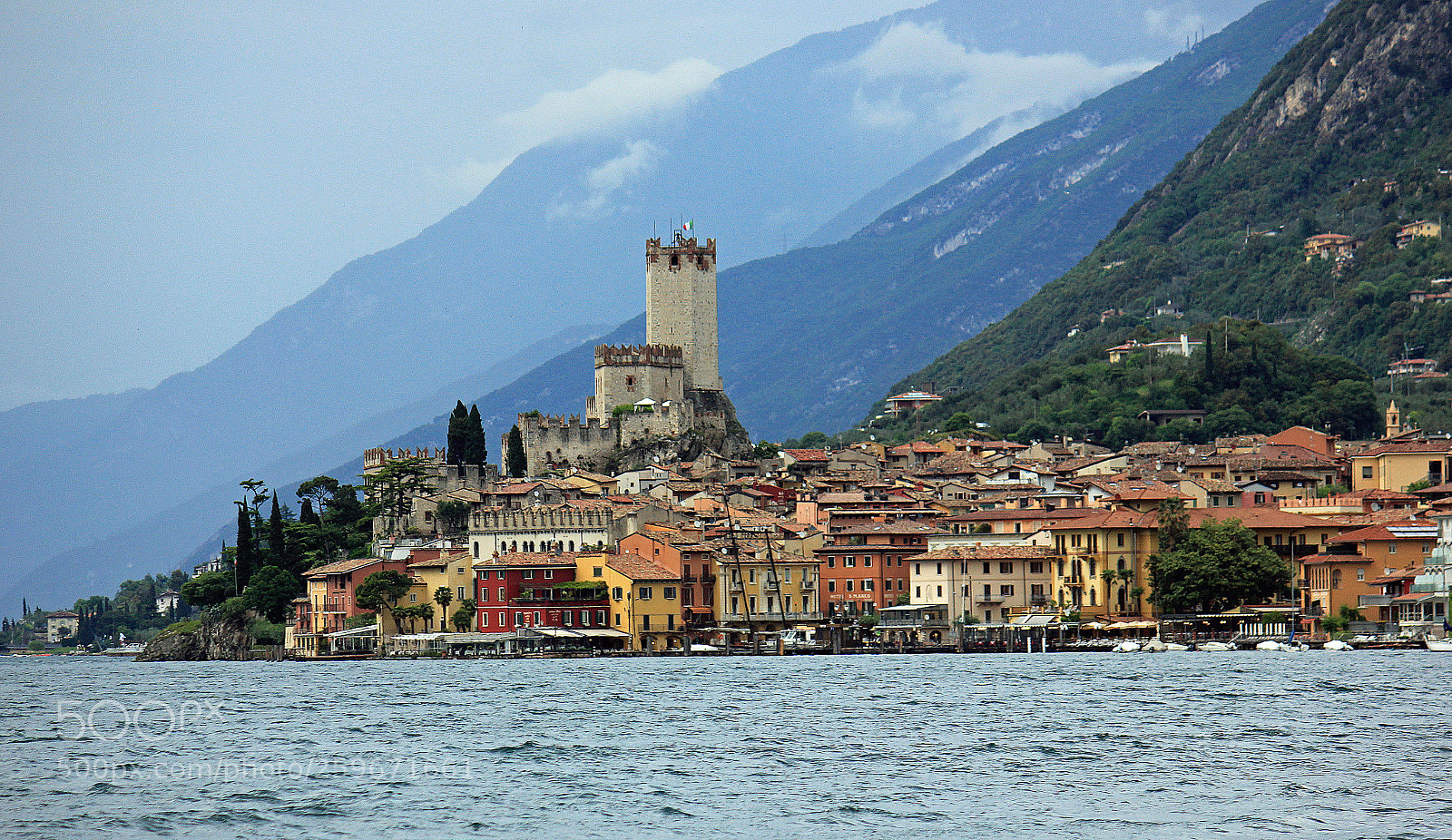 Canon EOS 550D (EOS Rebel T2i / EOS Kiss X4) sample photo. Malcesine from the lake. photography