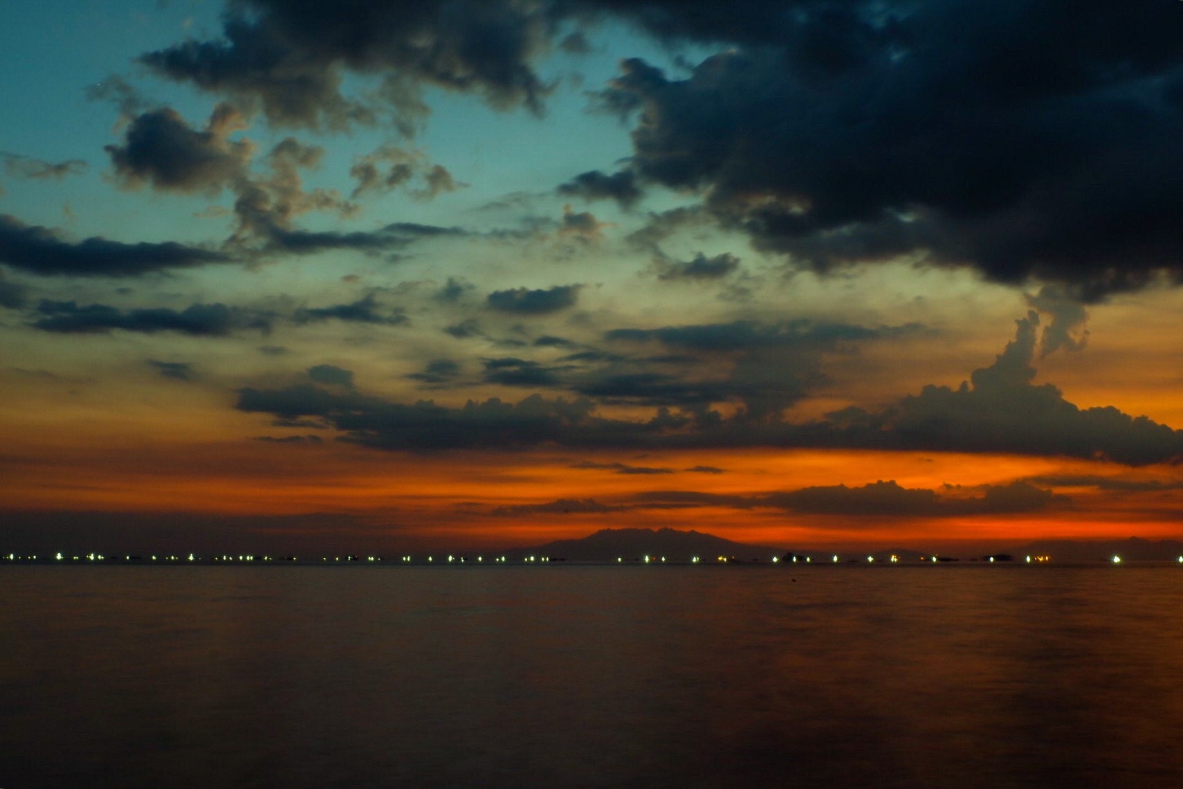 Fujifilm X-A10 sample photo. Burning sky photography