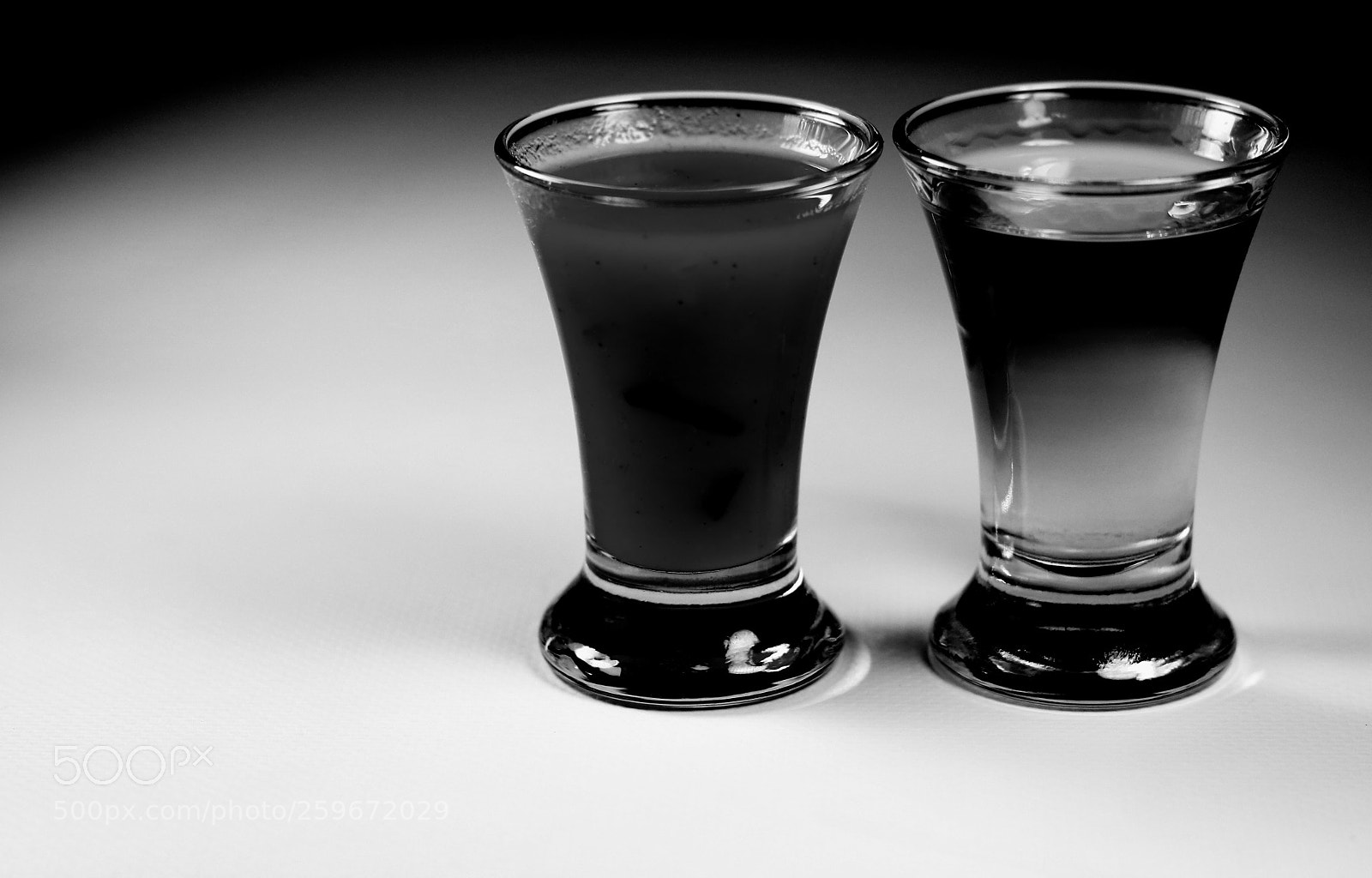 Canon EOS 100D (EOS Rebel SL1 / EOS Kiss X7) sample photo. Shot glasses with tequila photography