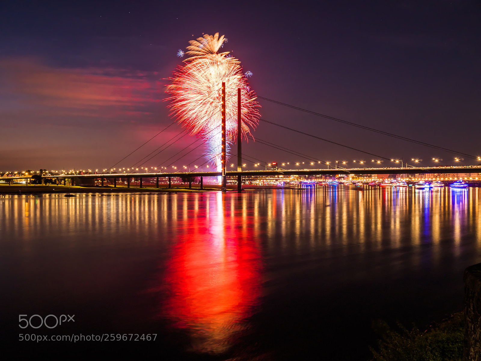 Panasonic Lumix DMC-GX85 (Lumix DMC-GX80 / Lumix DMC-GX7 Mark II) sample photo. Fireworks photography