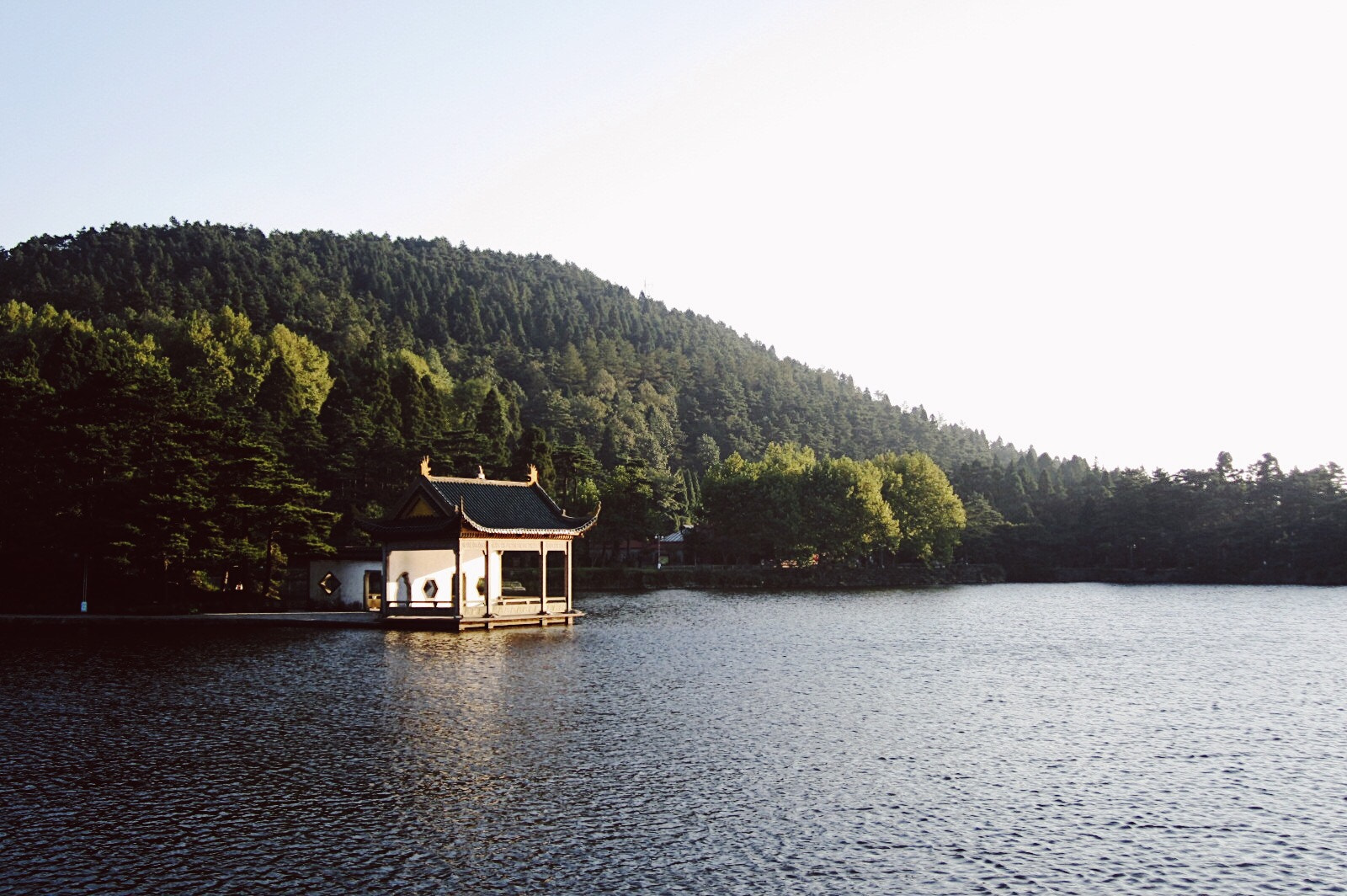 Canon PowerShot ELPH 100 HS (IXUS 115 HS / IXY 210F) sample photo. A small pavilion in the lake photography