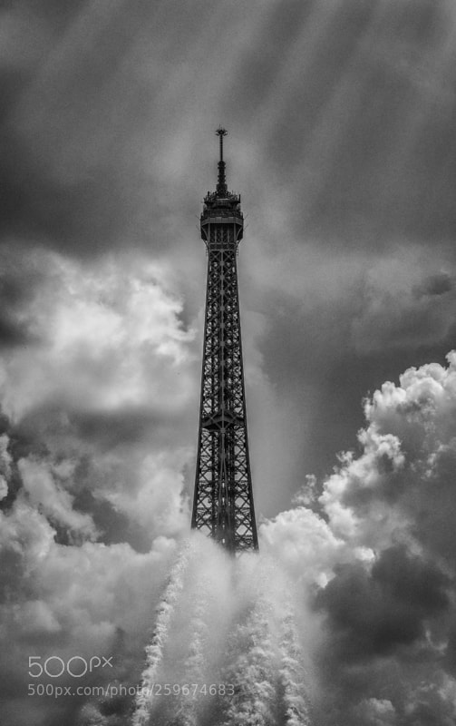 Olympus OM-D E-M5 II sample photo. Eiffel tower photography