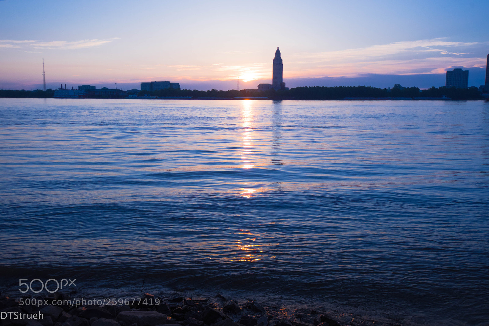 Nikon D7200 sample photo. Louisiana state capital at photography