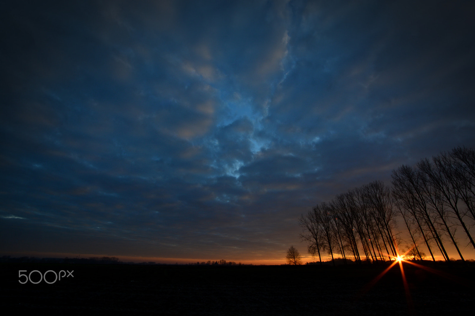 Samyang 14mm F2.8 ED AS IF UMC sample photo. Dramatic morning sky photography