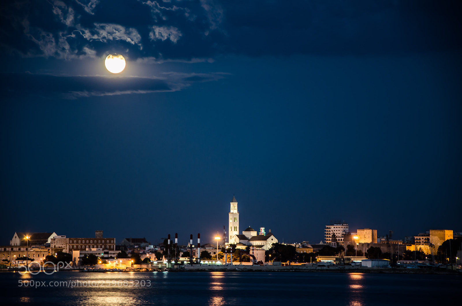 Nikon D5100 sample photo. Bari by night photography