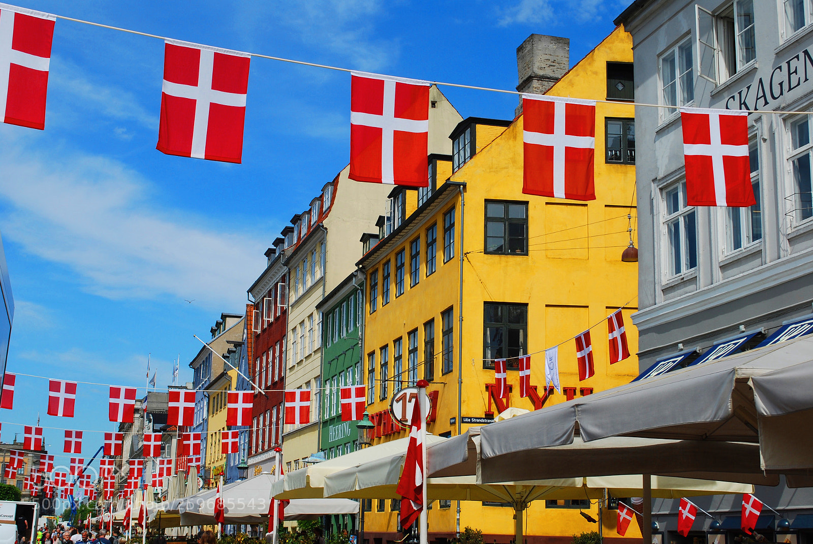 Nikon D60 sample photo. Nyhavn colour photography