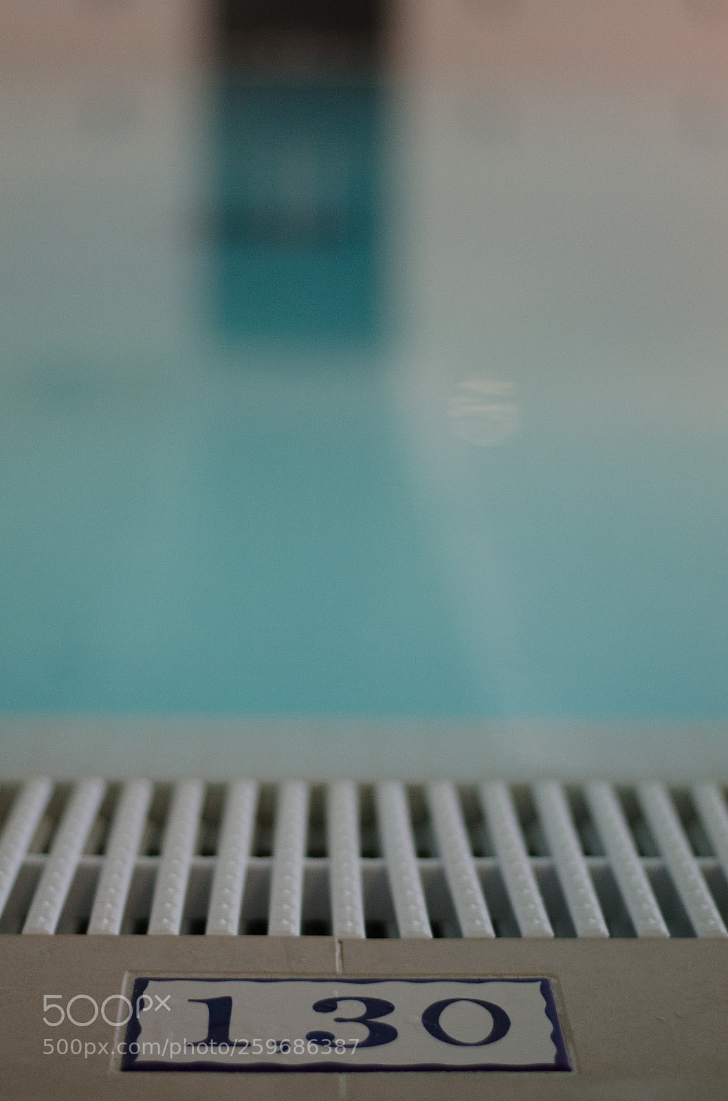 Nikon D5100 sample photo. Piscine intérieure photography