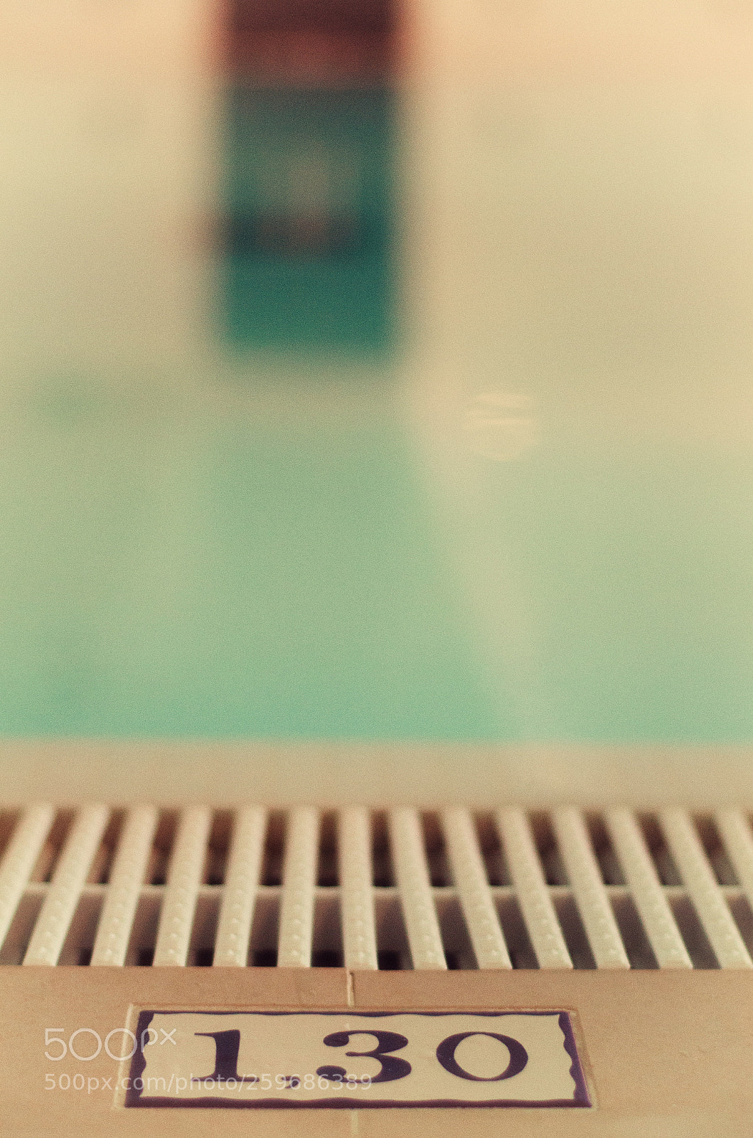 Nikon D5100 sample photo. Piscine intérieure photography