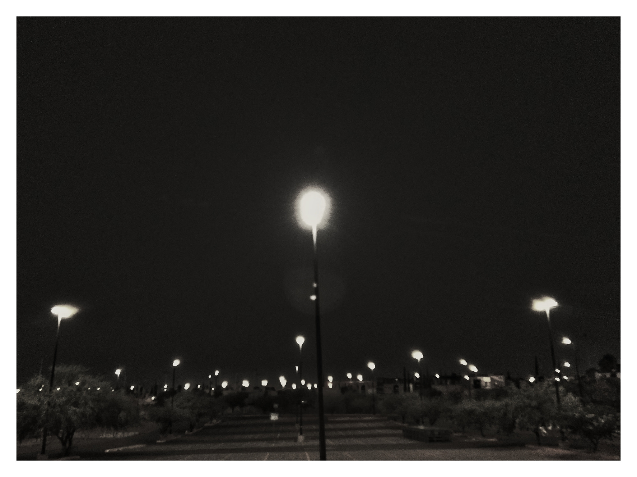 Xiaomi Redmi Note 5A sample photo. A night in the mall photography