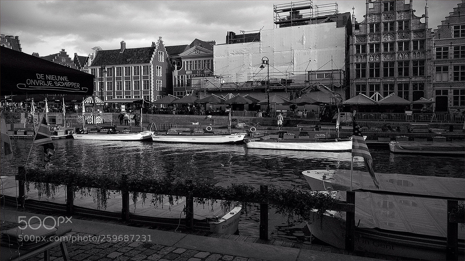 Fujifilm X-Pro2 sample photo. Tourist boats photography