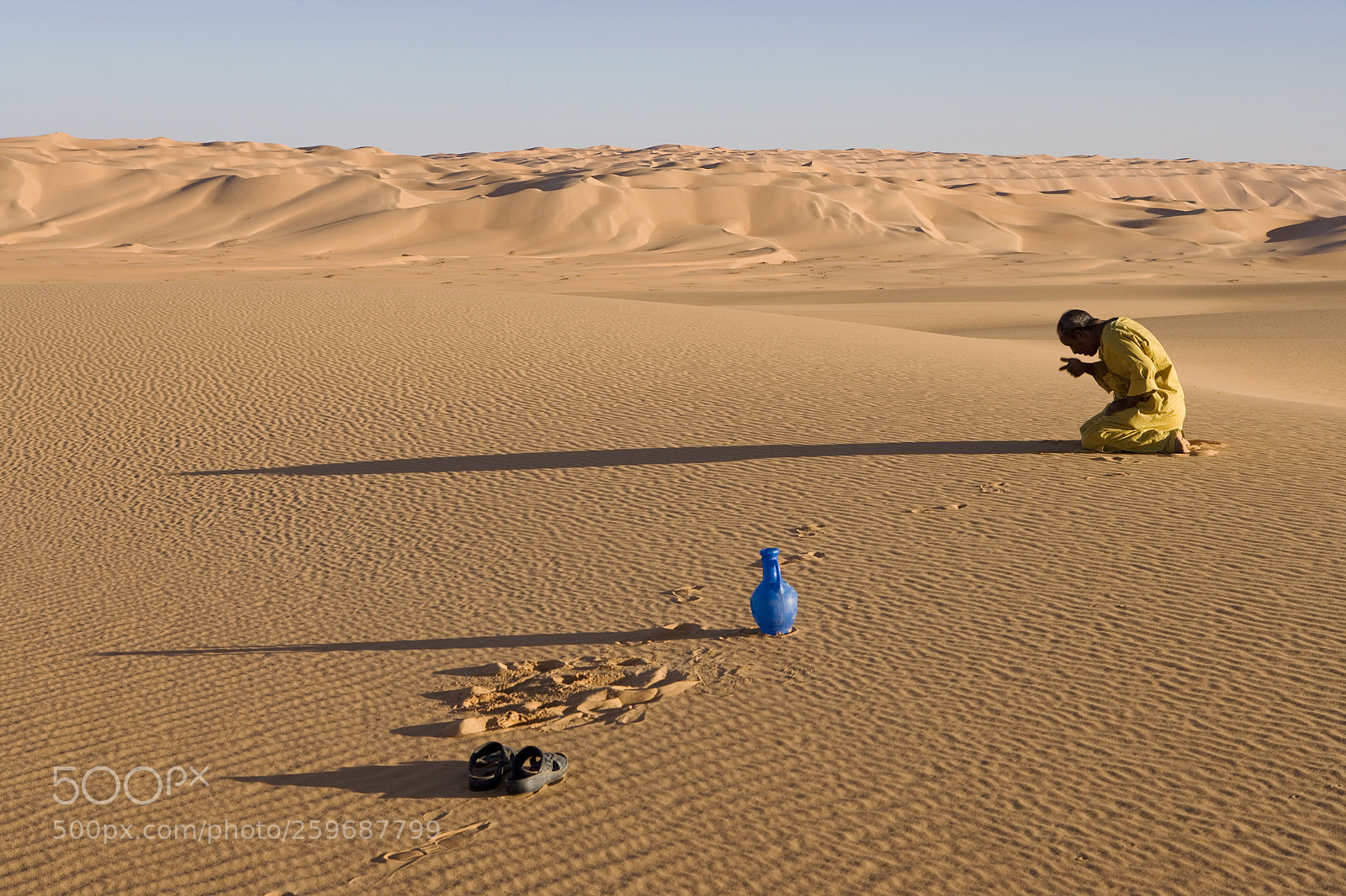 Canon EOS-1Ds Mark II sample photo. Líbya, the prayer photography