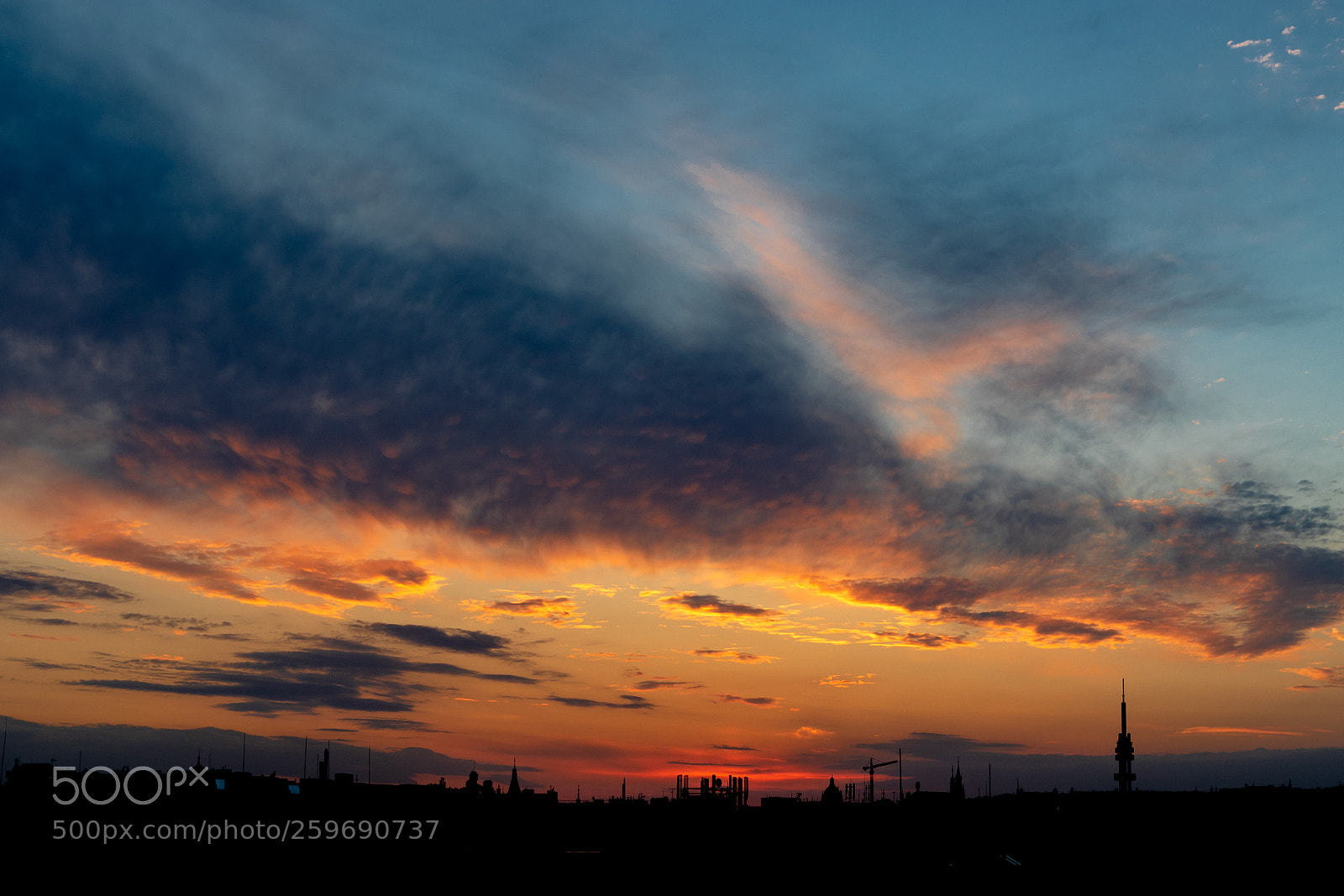 Canon EOS 5D Mark IV sample photo. Sunrise over prague photography