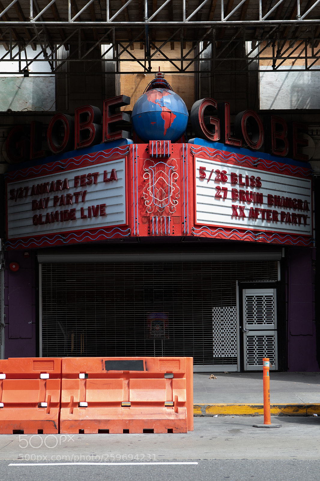 Canon EOS 5D Mark IV sample photo. Globe theater broadway dtla photography