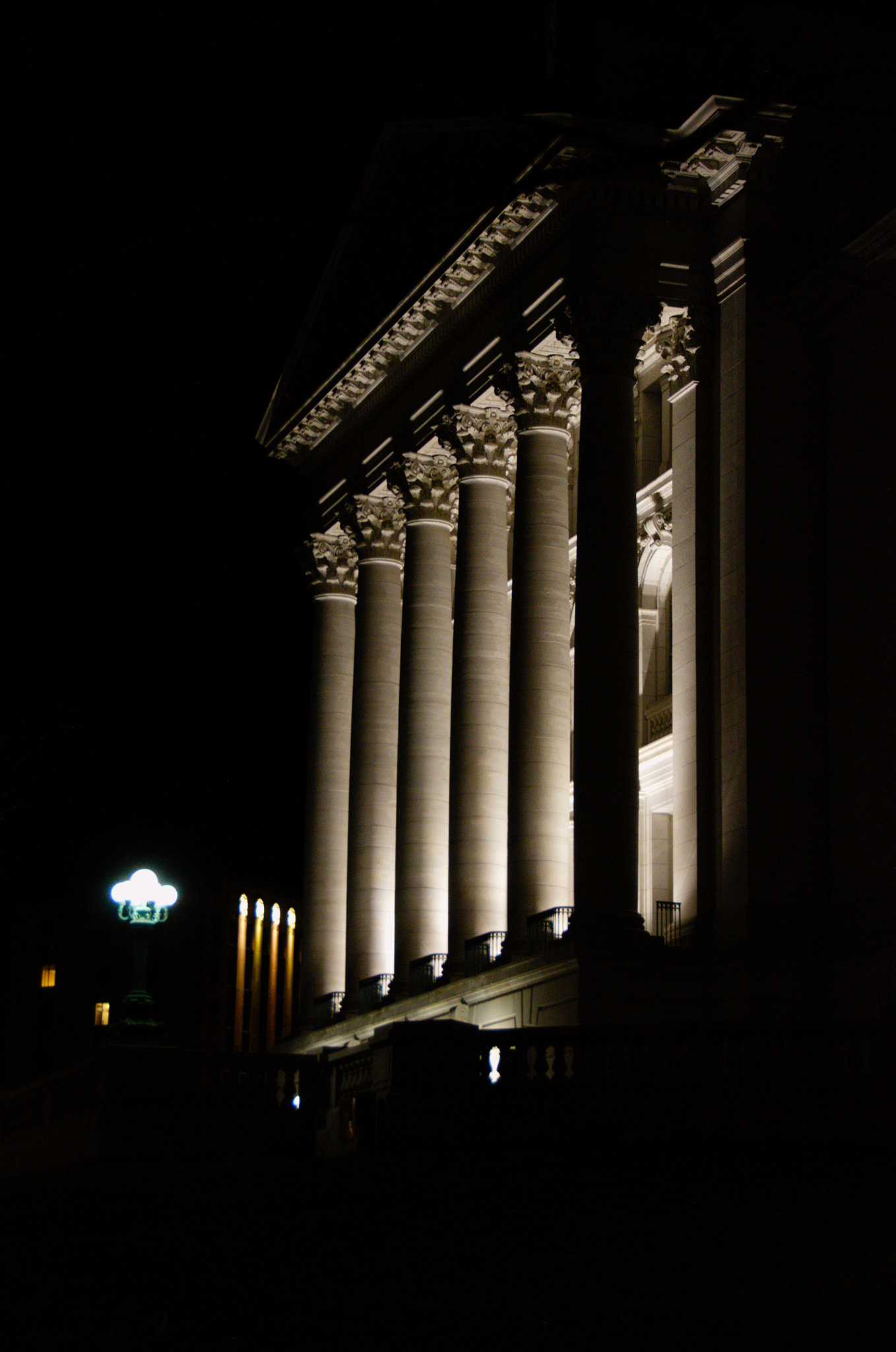 Nikon D300 sample photo. Orante facade at night photography