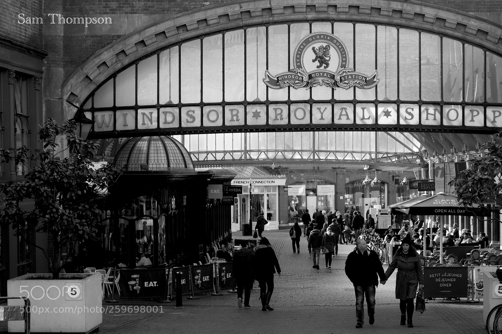Nikon D3200 sample photo. Windsor royal shopping photography