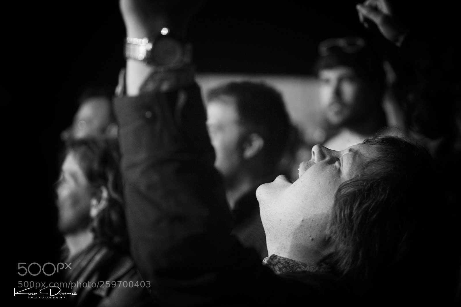 Canon EOS 5D Mark II sample photo. Intense emotions during concert photography