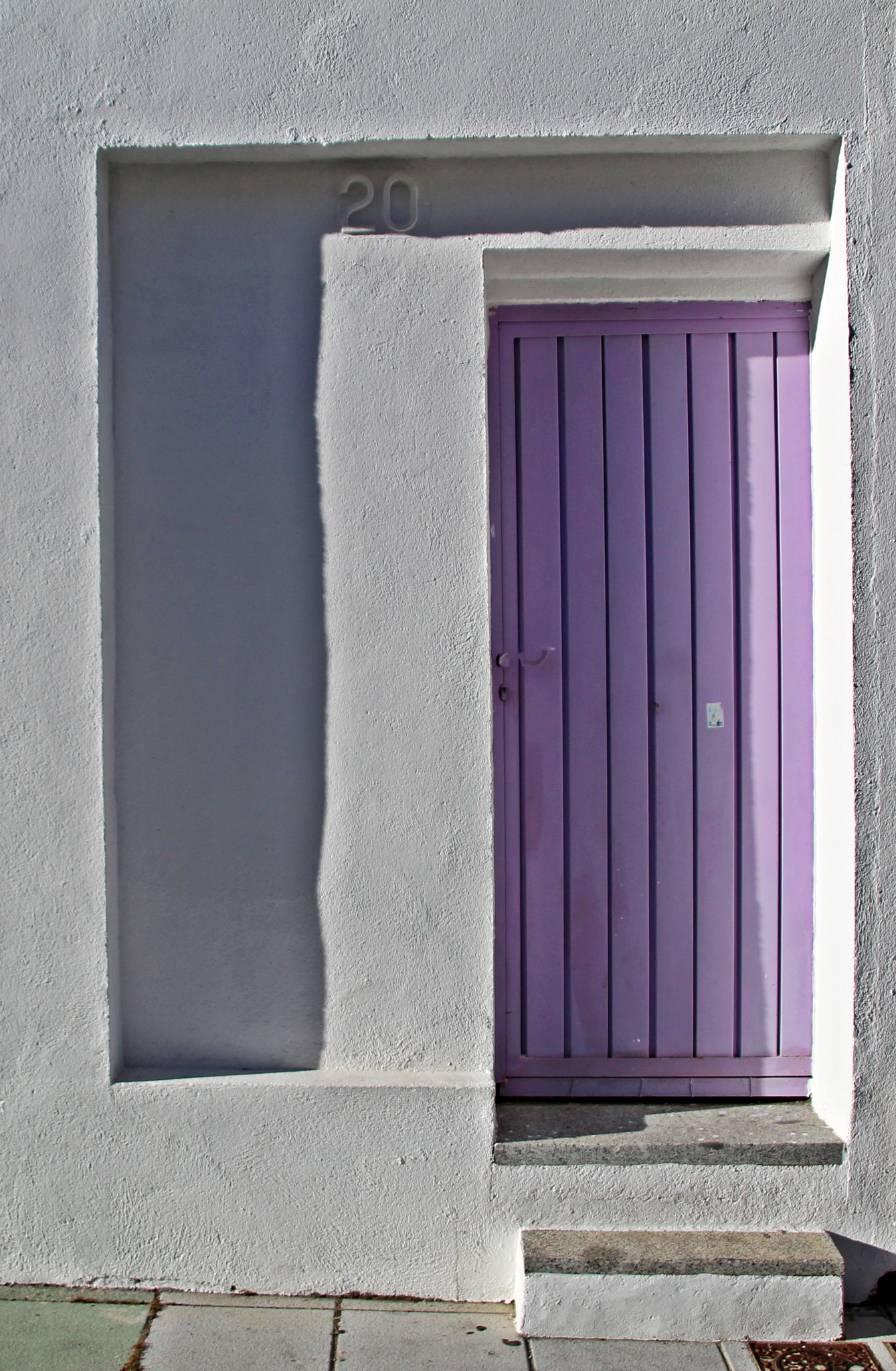 Canon TS-E 90mm F2.8 Tilt-Shift sample photo. Puerta en morado photography