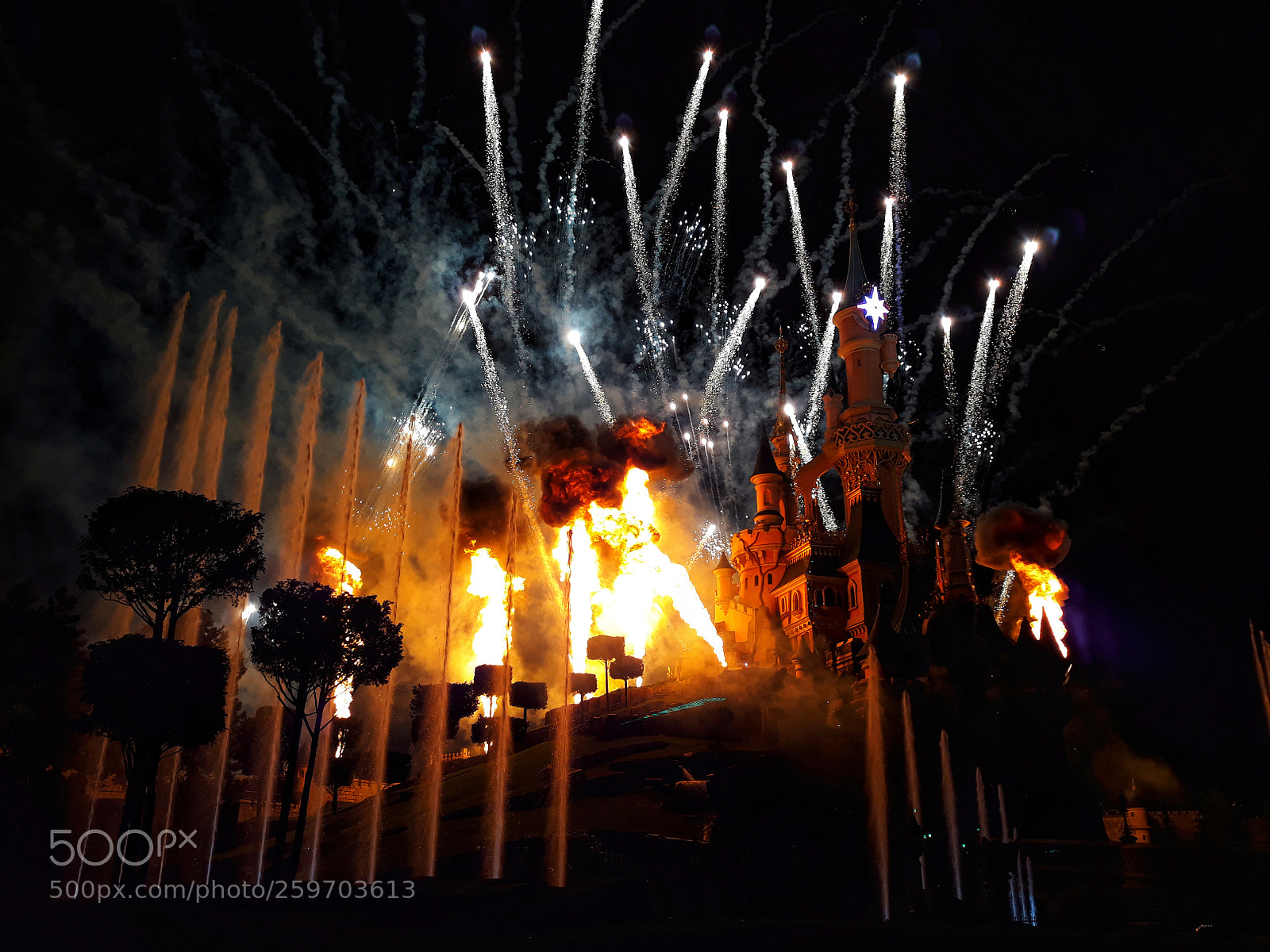 Samsung Galaxy J7 sample photo. Disneyland, paris photography