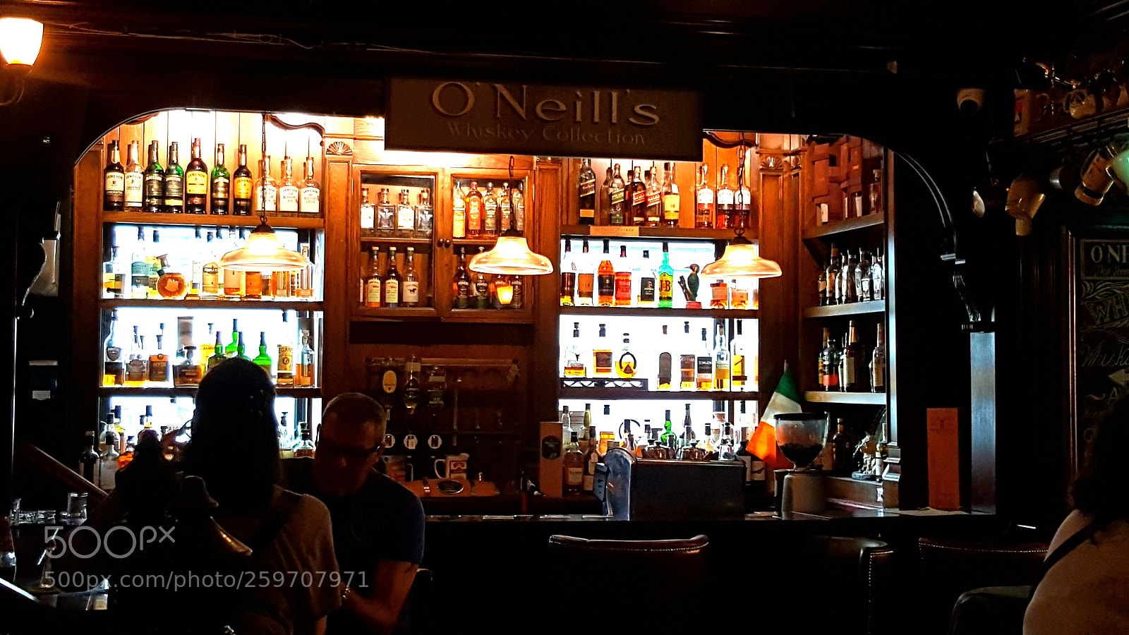 Samsung Galaxy S6 sample photo. Bar photography
