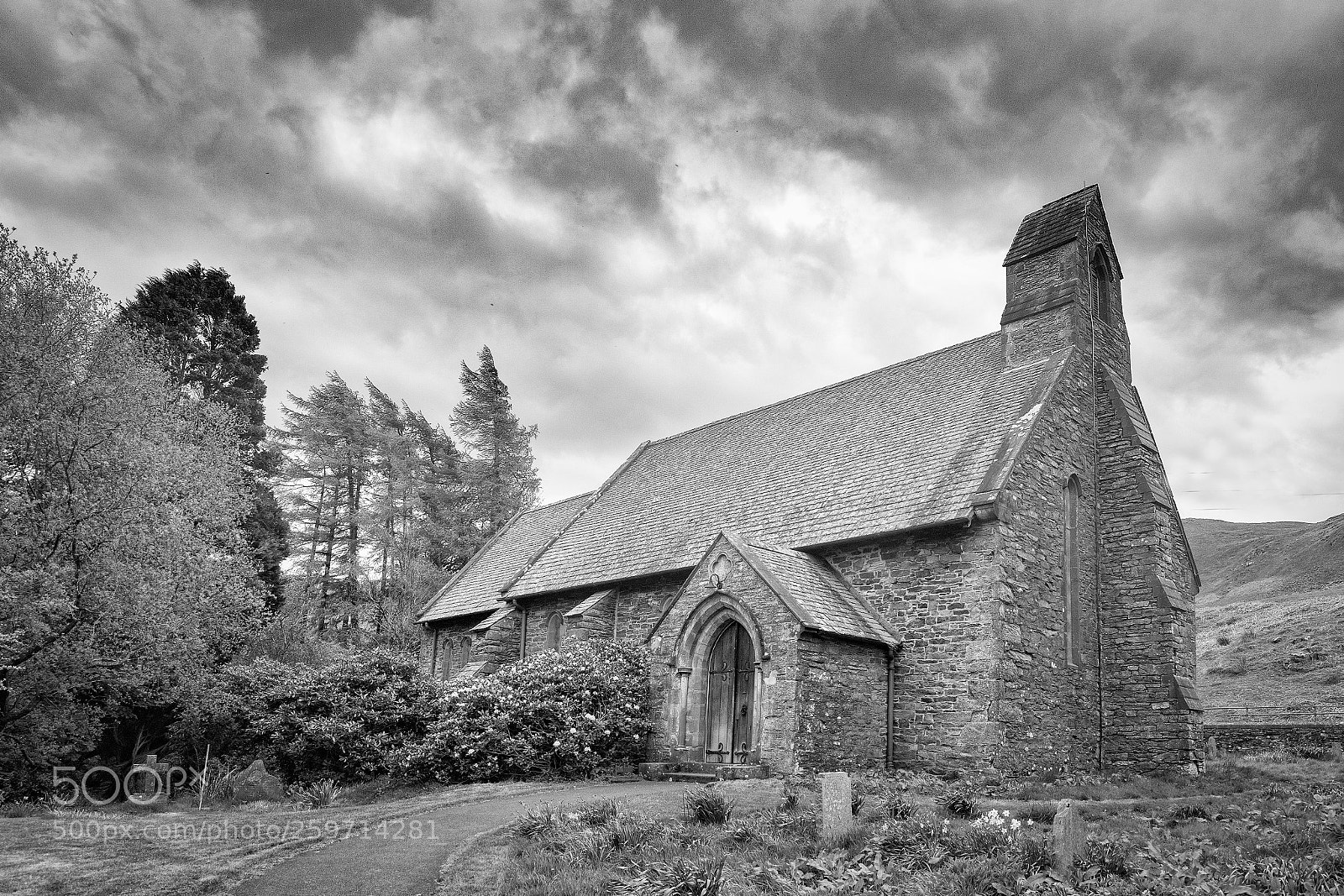 Canon EOS 6D Mark II sample photo. St. peter's church in photography