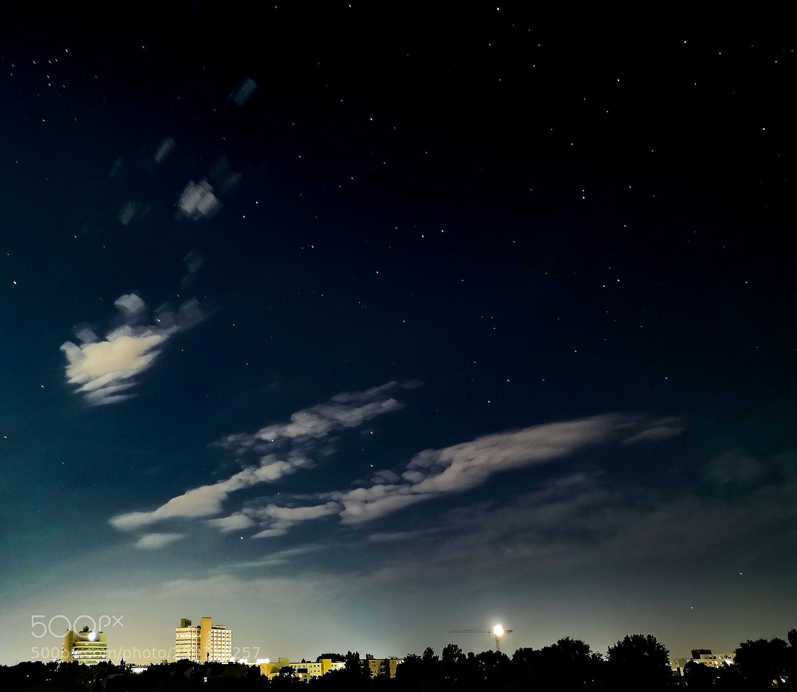 HUAWEI CLT-L29 sample photo. Night sky over berlin photography