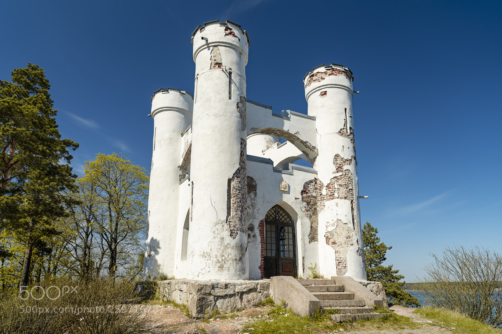 Sony a7R II sample photo. Building in park mon photography