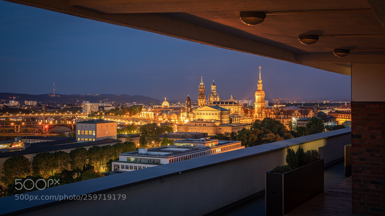 Canon EOS 5D Mark IV sample photo. View from the rooftop  photography