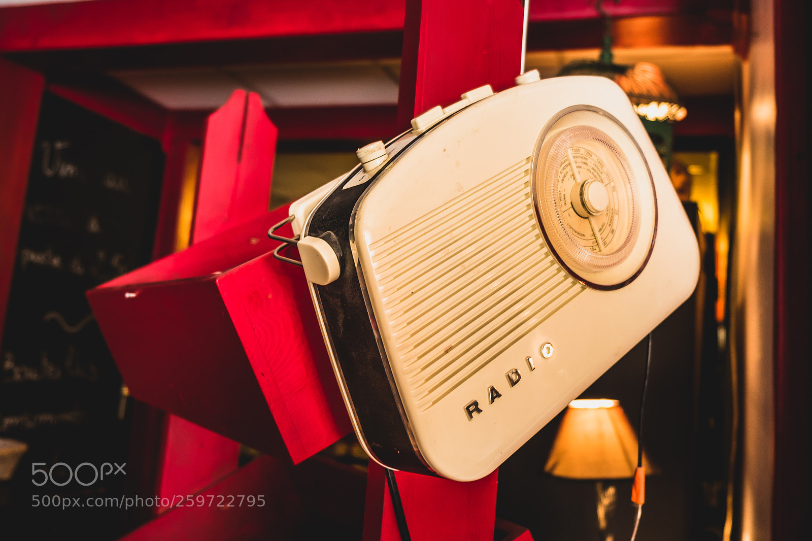 Fujifilm X-T2 sample photo. Vintage radio in restaurant 1 photography