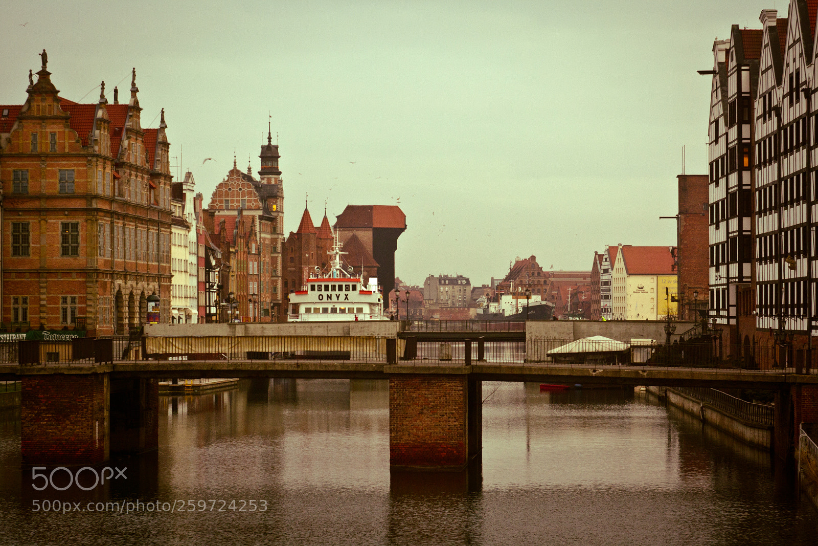 Canon EOS 1000D (EOS Digital Rebel XS / EOS Kiss F) sample photo. Old town - gdansk photography